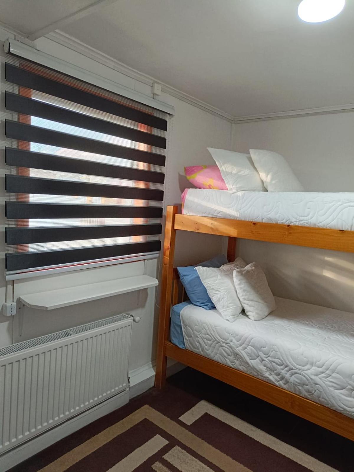 Hostal B&B Coastal Natales بويرتو ناتالز المظهر الخارجي الصورة